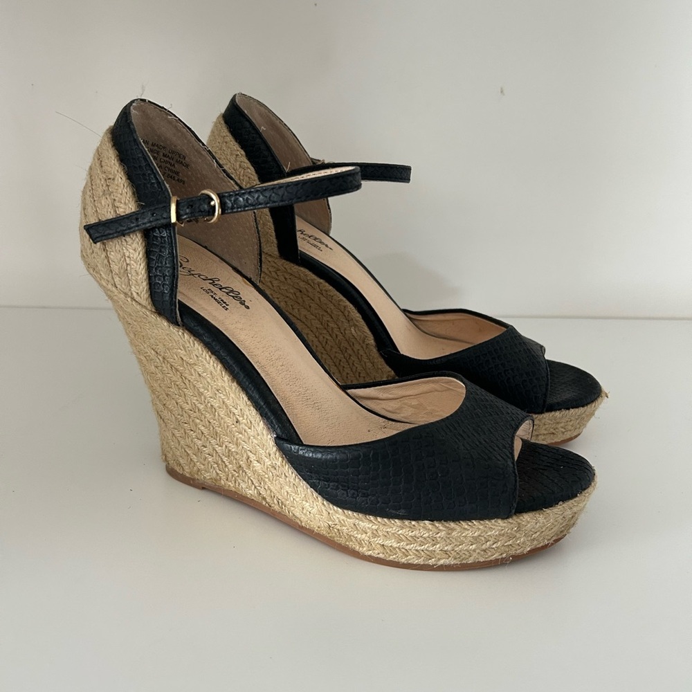 Seychelles Black Wedges